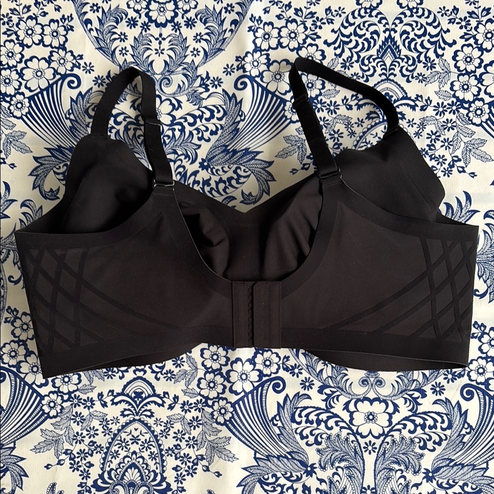 Honeylove silhouette bra, Black Wireless- Seamless Support size 40C/D - Picture 4 of 11
